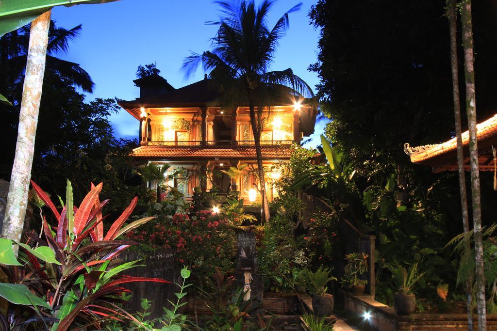 Wisma tamu Terrace 3*